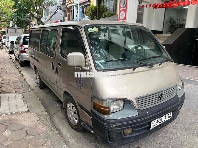 Toyota hiace tải van 6 chỗ 800kg có điều hoà mát