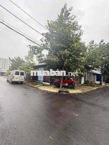 kho đôi 2MT phạm Đức sơn p16q8 DT 350m giá 40tr