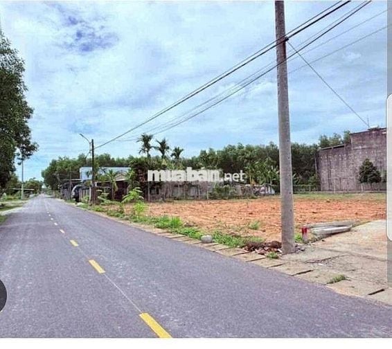 BÁN ĐẤT MẶT TIỀN NGAY THỊ TRẤN GẦN CẦU CẦN GIUỘC