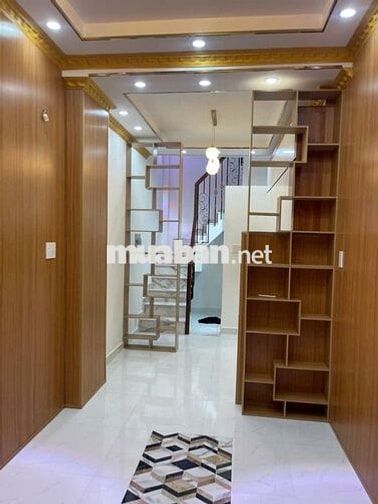 Mới, chính chủ xây dựng, không lộ giới. P15 Q10. 20m2 3 tầng. 3,4 tỷ.