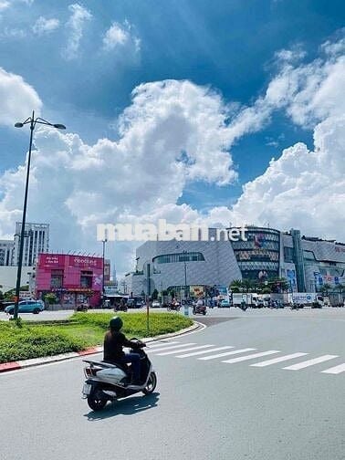 Đất xây biệt thự 278m2(14x20) Cạnh Gigamall Thủ Đức