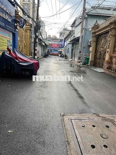 CHO THUÊ NHÀ ĐƯỜNG 8 m 1/ sẹc xe hơi vô nhà