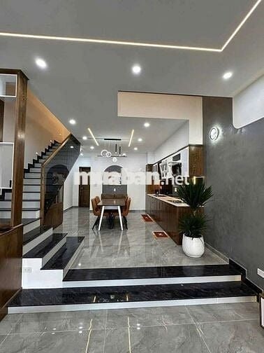 Cho thuê nhà 3 tầng mt hoàng hiệp hòa xuân