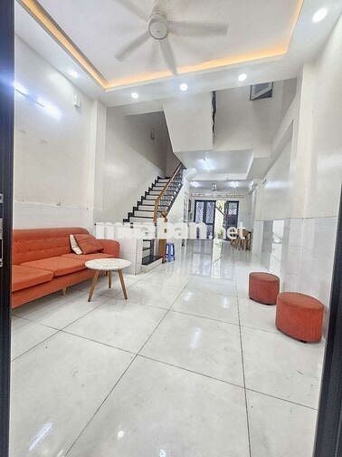 Nhà mới sẵn nội thất gần pmqt bvq12, sân ôtô sân thượng,sân sau 4pn