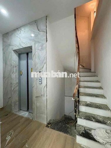 Ô TÔ VÀO CỔNG THANG MÁY 5 TẦNG 40m MT4.2m Ở XUÂN LA 9 Ty 9