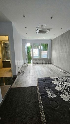 Nhà HXH 6m 606 đường 3/2. DT 5.1x15.5m, 5 tầng