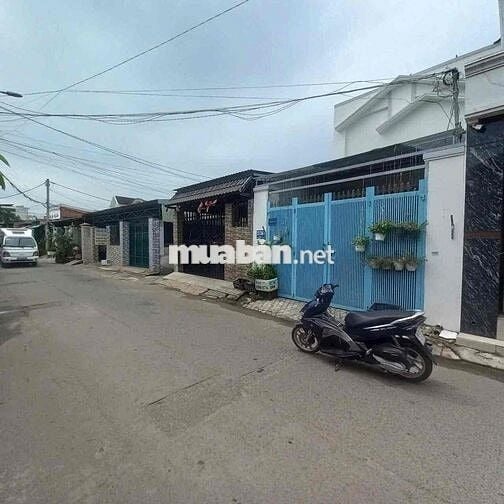 Cần bán Gấp nhà câp 4 Shr Mt đg nhựa ngay ngã 5 chờ Đầu Mối Bà Điểm