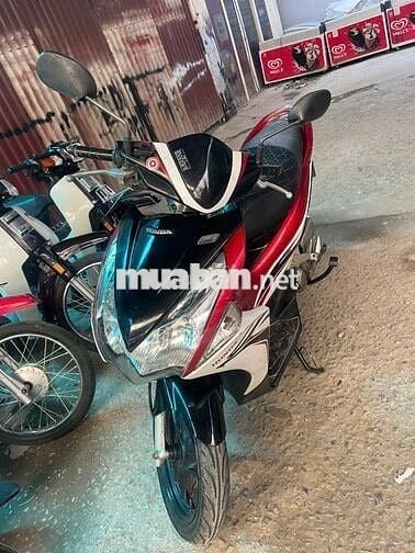 Honda Air Blade 2012 - có hệ thống (PGM-FI).