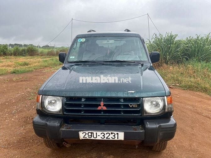 Mitsubishi Pajero 2003  - 300000 km