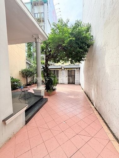 VIP Biệt thự Cộng Hoà, 240m2 sân vườn 3 Tầng, ngay CV Hoàng Văn Thụ TB