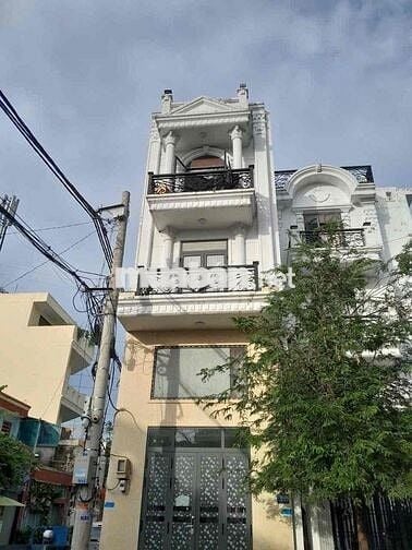 Miễn phí dịch vụ,nước tháng đầu tiên.