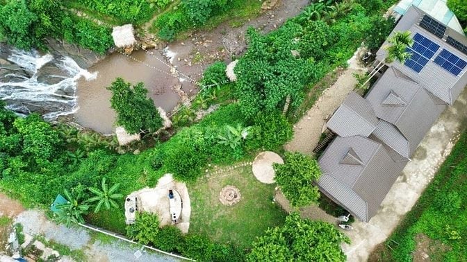CN homestay, nhà hàng sẵnkinh doanh 3ha bám suối thác cựcđẹp Hòa Bình