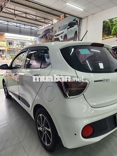 HUYNDAI I10 2018 Grand 1.2 MT - 80000 km