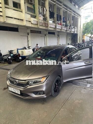 Honda City 1.5 CVT 2018 màu nâu titan