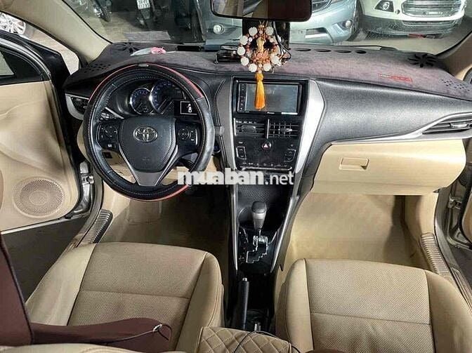 Toyota Vios Sedan 2020 màu vàng cát