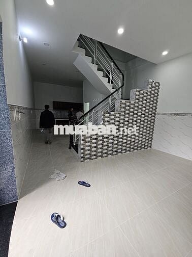 Cho thuê nhà nguyên căn, 3 phòng ngủ, diện tích 195m2, q.Bình Tân