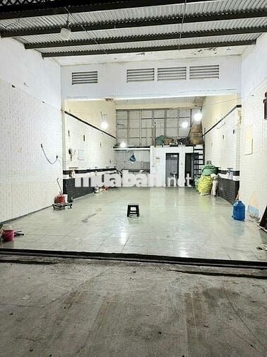 Cho thuê kho hẻm xe tải 1/Phan Văn Hớn 120m2 giá 10tr