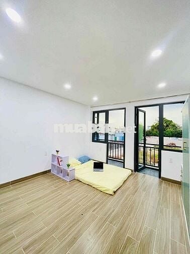 STUDIO MỚI CỬA SỔ BANCOL SIÊU THOÁNG ĐI BỘ QUA ĐH NGUYỄN TẤT THÀNH