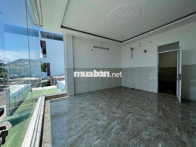 Chủ Gũi Bán Căn Nhà Mặt Tiền Kinh Doanh Tôn Đức Thắng Nha Trang