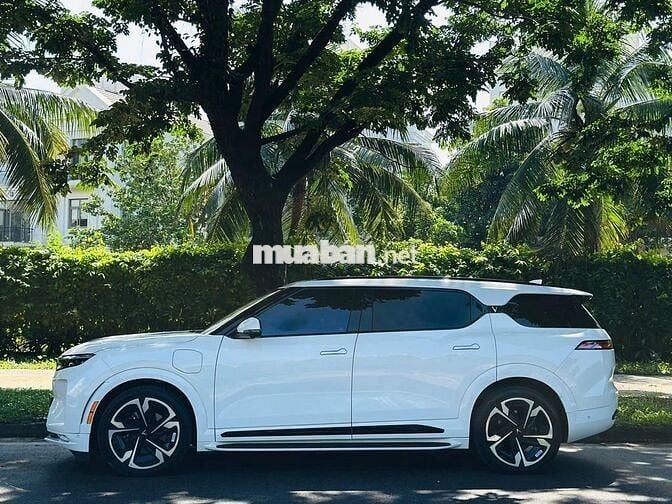 VinFast VF9 2024 Plus - 4050 km