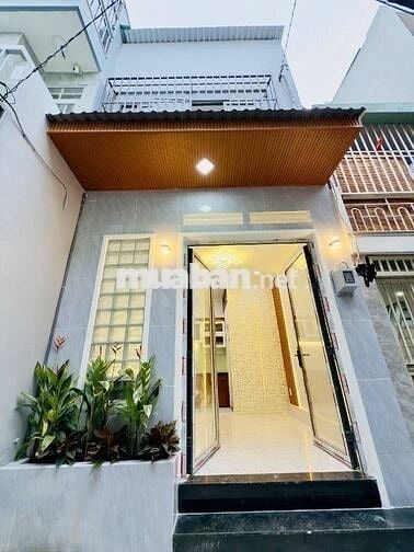 BÁN NHÀ NHỎ ĐẸP ĐÔNG HỒ P4 Q8 - HẺM BA GÁC - 2 TẦNG 2PN - NHỈNH 2 TỶ.