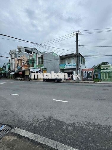 Nhà lầu mặt tiền Huỳnh Phan hộ, gần chợ, sân bay Cần Thơ