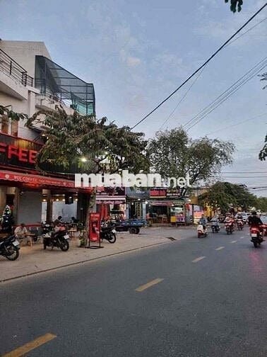 Bán Gấp Nhà Mt đg SONG HÀNH, TRUNG CHÁNH, Dt: 10x20m đã tách làm 2 Sổ