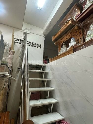 CHO THUÊ NHÀ MẶT TIỀN TRỆT TRƯỚC NGUYỄN TRÃI Q5