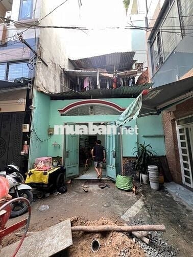 Nhà Bân Lạc Long Quân 4.6mx10m 1 trệt 1 lầu hẻm xe hơi giá tốt