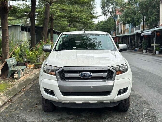 Ford Ranger 2015 XLS 2.2L 4x2 AT Form mới