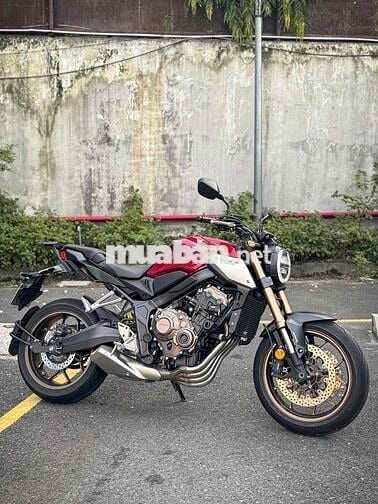 cần bán CB650R 2022 tặng hết đồ chơi