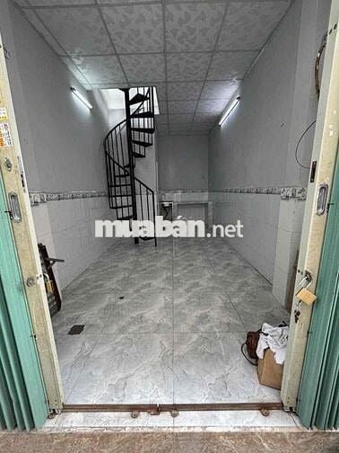 Nhà 2 lầu, điện nước đều giá chính thức chỉ 3tr2