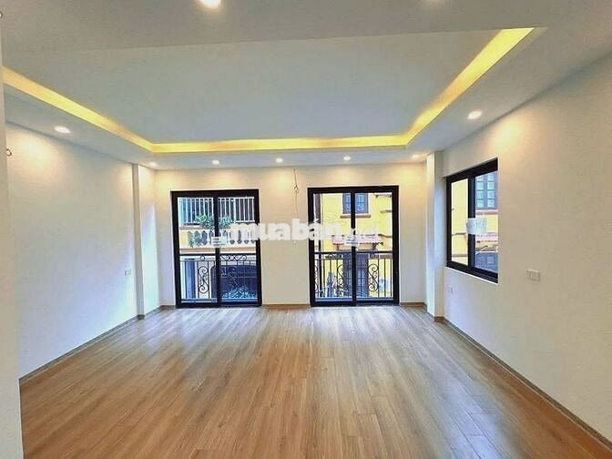 NHÀ MẶT NGÕ THÔNG, GARA ÔTÔ - KINH DOANH - THANG MÁY, CẠNH HỒ ĐIỀU HÒA