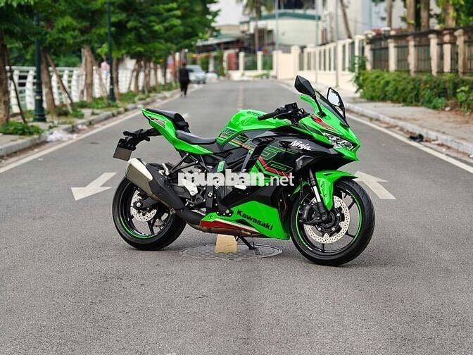 ZX25R 2023 XANH KRT BIỂN SỐ HÀ NỘI CHẠY LƯỚT 3000
