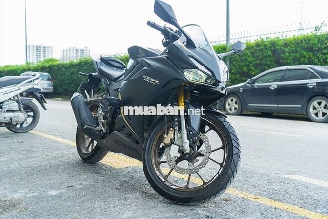 CBR150r 2024 Đen tem vàng đồng bản đặc biệt