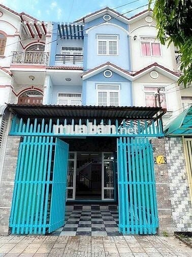 nhà 10 triệu 4 phòng ngủ rộng rãi thoáng mát