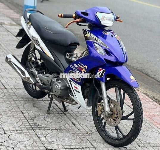 Máy êm,dàn áo liền lạc