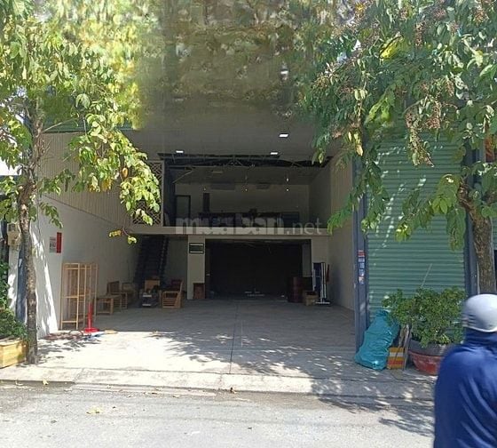 Cho thuê kho 220m2 Tô Ký , 8x22m gác cont đến cửa điện 3pha 