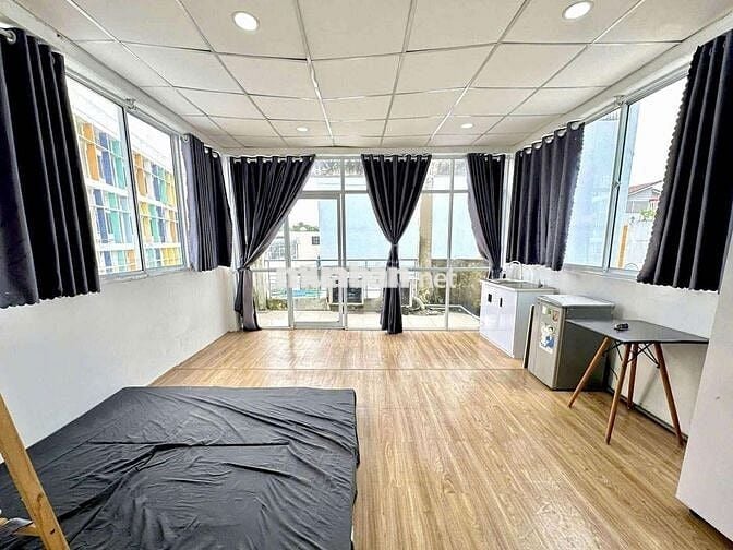 Phòng ban công cmt8 quận 10 y video 4.2tr