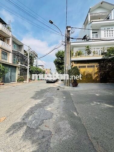 BÁN ĐẤT TẶNG 4 PHÒNG TRỌ-100M2-NGANG 5M- HXH THÔNG- SÁT HOÀNG DIỆU 2