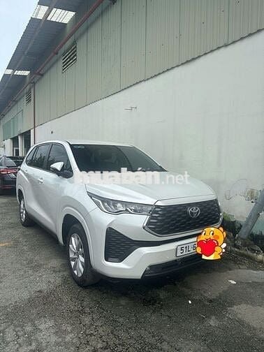 Toyota Innova Cross 2024  - 8000 km