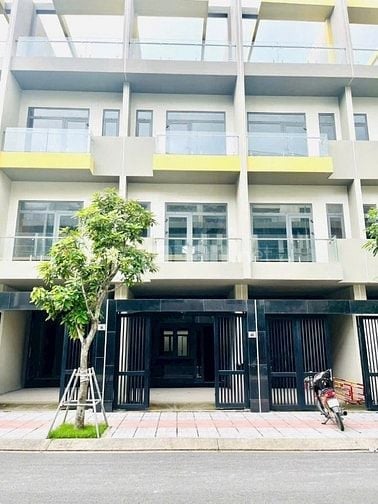 Tôi Chính Chủ bán căn nhà phố ngay Làng Đại học giá 8 tỷ