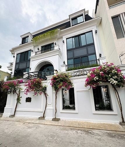 Hàng đầu tư 33,5tỷ Biệt thự 3 tầng 180m2 ngang 10m rẻ nhất Trần Não Q2