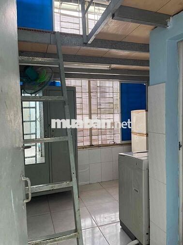 phòng trọ 20m2 đường đoàn văn bơ Quận 4