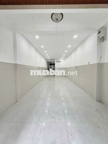 Nhà trệt lầu trống suốt hẻm đường Nguyễn Trãi chỉ 6 triệu