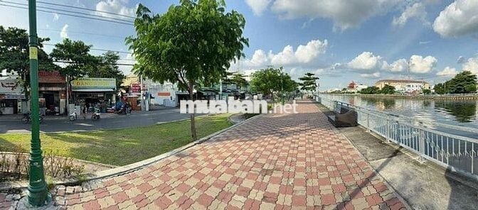 Nhà Nát - full thổ cư - Sát Công Viên Trường Học - SHR - Hẻm xe tải