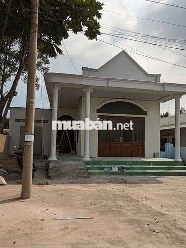 BÁN LÔ ĐẤT NĂM NGAY TRUNG TÂM PHÚ MỸ, CÓ NHÀ CẤP4, VÀ 5 PHÒNG TRỌ