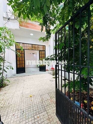 Nhà sân vườn mát mẽ khu an ninh yên tĩnh gần chợ Tân sơn nhất.