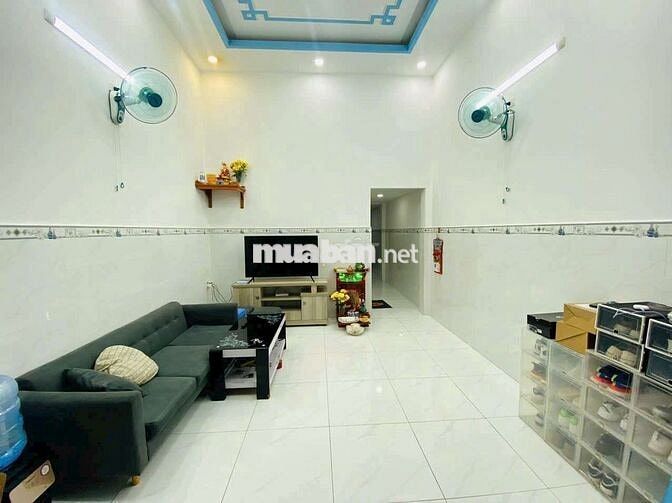Nhà gần ngã 3 chợ Đường, q12, 4×13m, lửng. Nhà mới xây đẹp vuông vức.