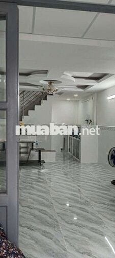 Bán nhà đẹp 3 tầng, đường Lê Văn Lương, Nhà Bè, nhỉnh 2 tỷ